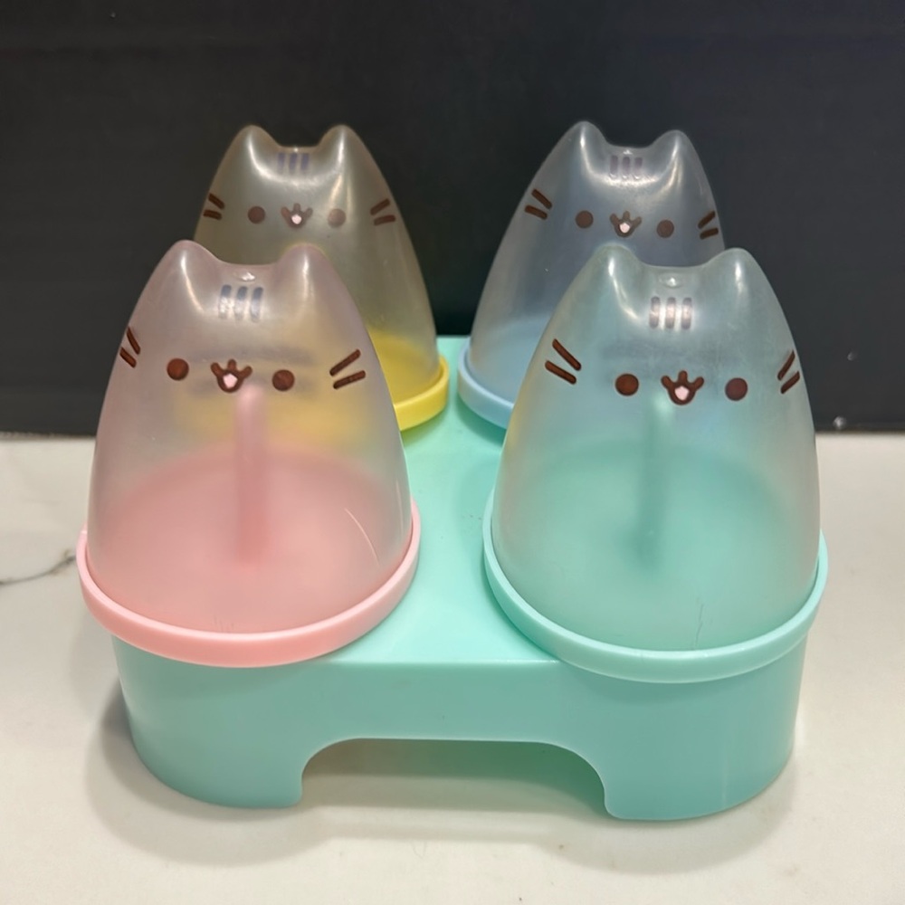 PUSHEEN Ice Pop Molds x 4